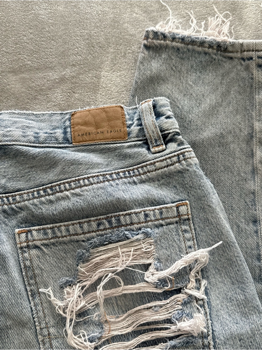 American Eagle Outfitters Light Blue High-Rise Distressed Women's Jeans